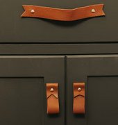 Leather Pull